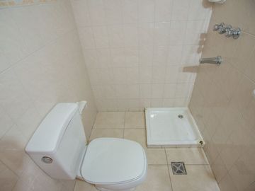 TRIPLEX 5 AMB CON JARDIN Y 2 COCHERAS APTO CREDITO