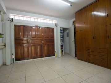 TRIPLEX 5 AMB CON JARDIN Y 2 COCHERAS APTO CREDITO