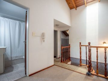 TRIPLEX 5 AMB CON JARDIN Y 2 COCHERAS APTO CREDITO