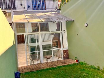 TRIPLEX 5 AMB CON JARDIN Y 2 COCHERAS APTO CREDITO