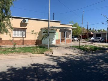 VENDO OPORTUNIDAD CASA BARRIO TRAPICHE RECICLADA