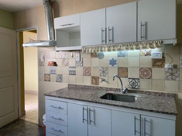 VENDO OPORTUNIDAD CASA BARRIO TRAPICHE RECICLADA