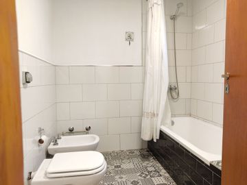 VENTA CASA 3 DORMITORIOS EN LOS ESPINILLOS