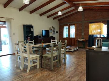 VENTA CASA 3 DORMITORIOS EN LOS ESPINILLOS