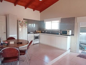 VENTA HERMOSA CASA EN VILLA SANTA CRUZ DEL LAGO