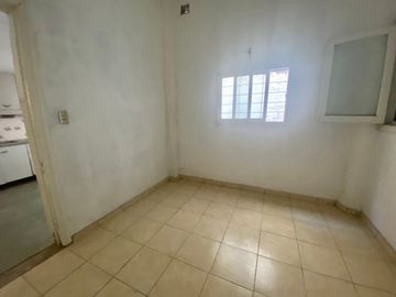 VENTA PH  4 AMB SANTOS LUGARES PATIO A REFACCIONAR