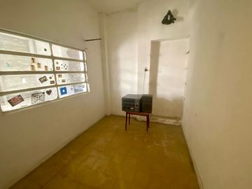 VENTA PH  4 AMB SANTOS LUGARES PATIO A REFACCIONAR