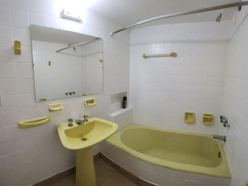 VENTA 2 AMB. AMPLIO. RETIRO!APTO PROF.