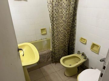 VENTA 2 AMB. AMPLIO. RETIRO!APTO PROF.