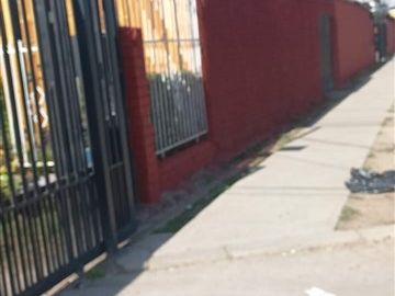 Casa en Venta en AVENIDA GABRIELA CON RODAS