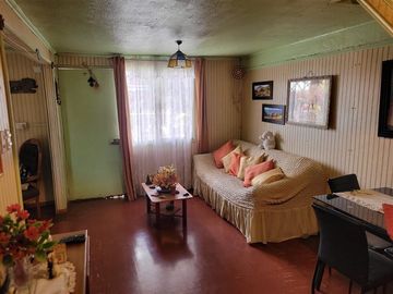 Casa en Venta en AVENIDA GABRIELA CON RODAS