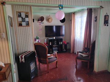 Casa en Venta en AVENIDA GABRIELA CON RODAS