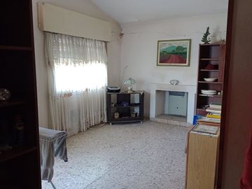 CASA Y DUPLEX EN BARRIO PUEYRREDON