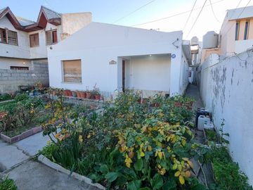 CASA Y DUPLEX EN BARRIO PUEYRREDON