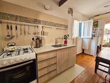 VENTA 2 CASAS ENTRAD.INDEP S/LOTE 300M2 FLORIDA