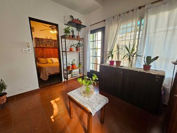 VENTA 2 CASAS ENTRAD.INDEP S/LOTE 300M2 FLORIDA