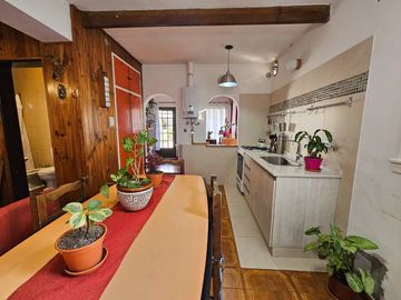 VENTA 2 CASAS ENTRAD.INDEP S/LOTE 300M2 FLORIDA