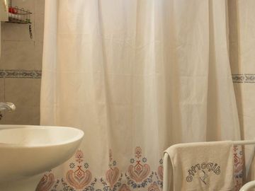 VENTA 2 CASAS ENTRAD.INDEP S/LOTE 300M2 FLORIDA