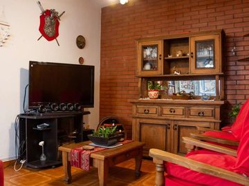 VENTA 2 CASAS ENTRAD.INDEP S/LOTE 300M2 FLORIDA