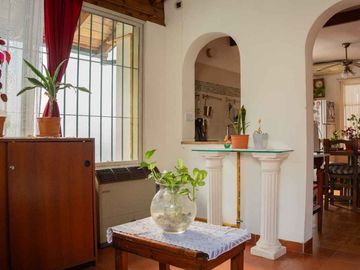 VENTA 2 CASAS ENTRAD.INDEP S/LOTE 300M2 FLORIDA