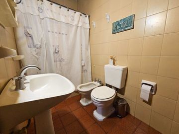 VENTA 2 CASAS ENTRAD.INDEP S/LOTE 300M2 FLORIDA