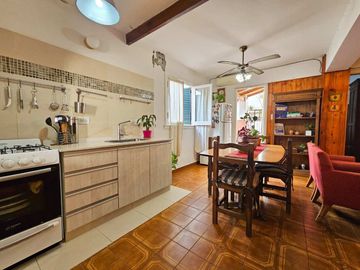 VENTA 2 CASAS ENTRAD.INDEP S/LOTE 300M2 FLORIDA