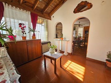 VENTA 2 CASAS ENTRAD.INDEP S/LOTE 300M2 FLORIDA