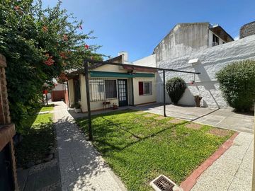 VENTA 2 CASAS ENTRAD.INDEP S/LOTE 300M2 FLORIDA