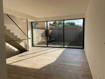 Venta Departamento 4 ambientes Castelar con Patio