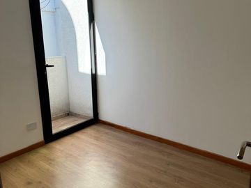 Venta Departamento 4 ambientes Castelar con Patio