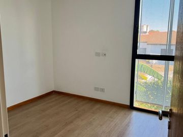 Venta Departamento 4 ambientes Castelar con Patio