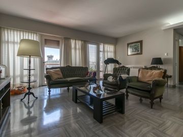 Departamento 4 dormitorios en Venta La Plata