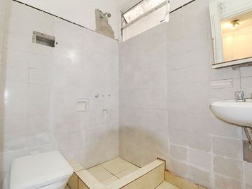 Monoambiente Venta Recoleta a refaccionar