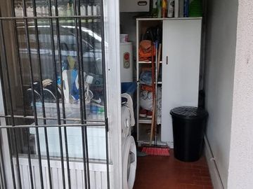 Casa en venta - 2 dormitorios 1 baño  -  patio pileta parrilla - 900mts2- Florencio Varela