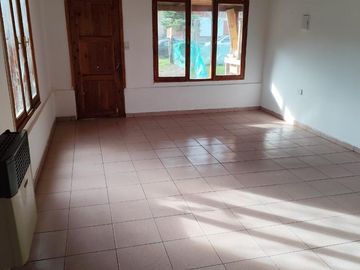 Duplex  en El hoyo 70m2 Excelente ubicacion sobre av. San Martin