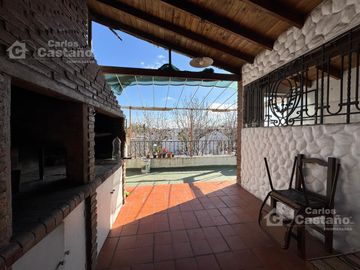 Casa/PH en Altos de 3/4 Amb. al Frente con Terraza