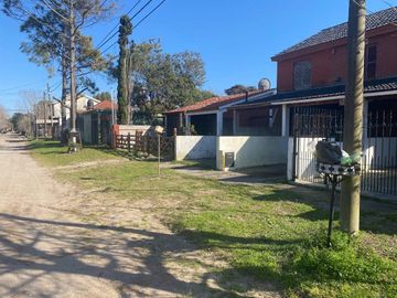 Casa en venta - 3 dormitorios 1 baño - 100 mts2 - San Clemente Del Tuyú