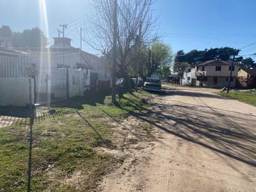 Casa en venta - 3 dormitorios 1 baño - 100 mts2 - San Clemente Del Tuyú