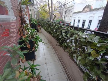 Departamento / PH 4 amb 82m2 totales al frente c/balcon corrido!!!