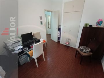 Departamento / PH 4 amb 82m2 totales al frente c/balcon corrido!!!