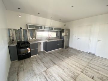 Casa en Venta y Alquiler al Lago - Ceibos, Puertos del Lago