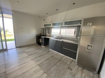 Casa en Venta y Alquiler al Lago - Ceibos, Puertos del Lago