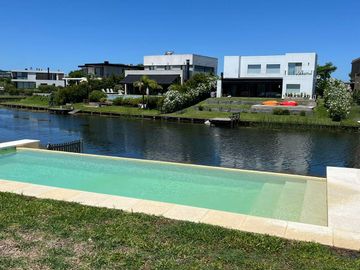 Casa en Venta y Alquiler al Lago - Ceibos, Puertos del Lago
