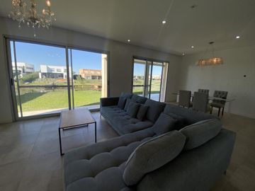 Casa en Venta y Alquiler al Lago - Ceibos, Puertos del Lago