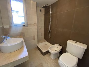 Casa en Venta y Alquiler al Lago - Ceibos, Puertos del Lago