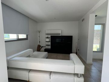 Casa en Venta y Alquiler al Lago - Ceibos, Puertos del Lago