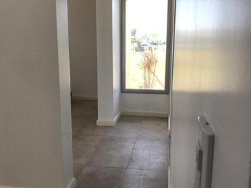 Casa en Venta y Alquiler al Lago - Ceibos, Puertos del Lago