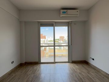 IMPECABLE DEPARTAMENTO TRES AMBIENTES A ESTRENAR