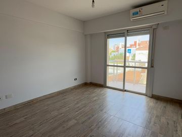 IMPECABLE DEPARTAMENTO TRES AMBIENTES A ESTRENAR