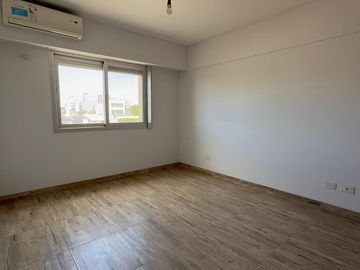 IMPECABLE DEPARTAMENTO TRES AMBIENTES A ESTRENAR